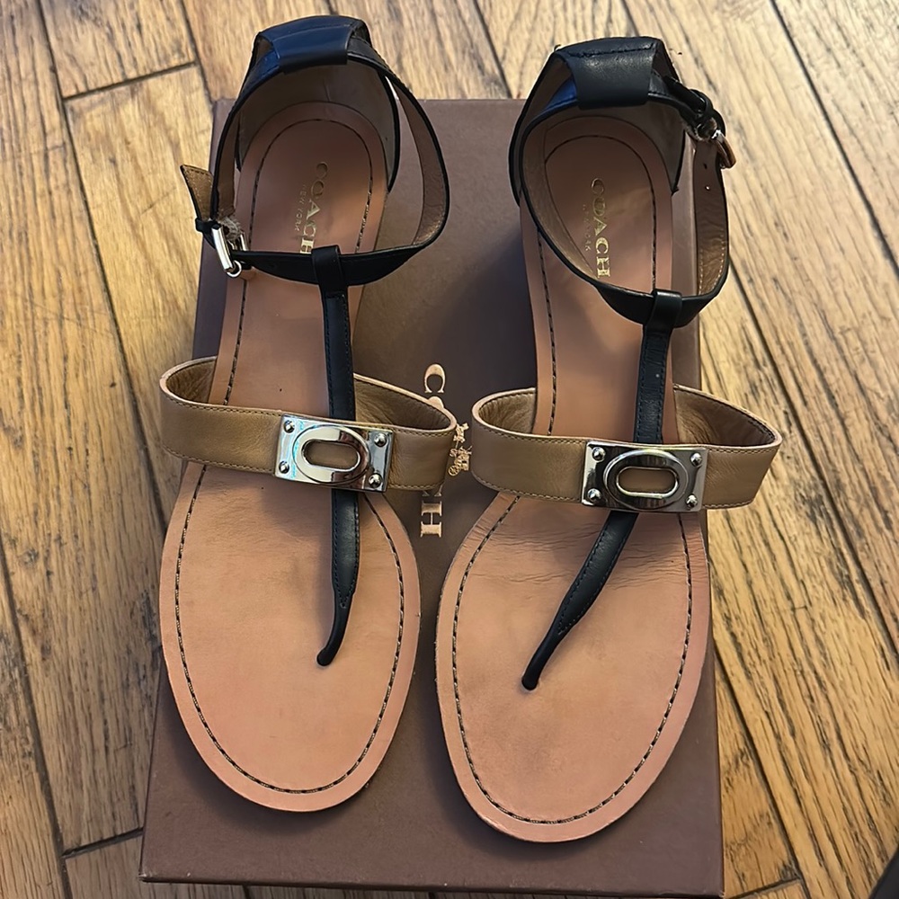 Coach Ines Sandal